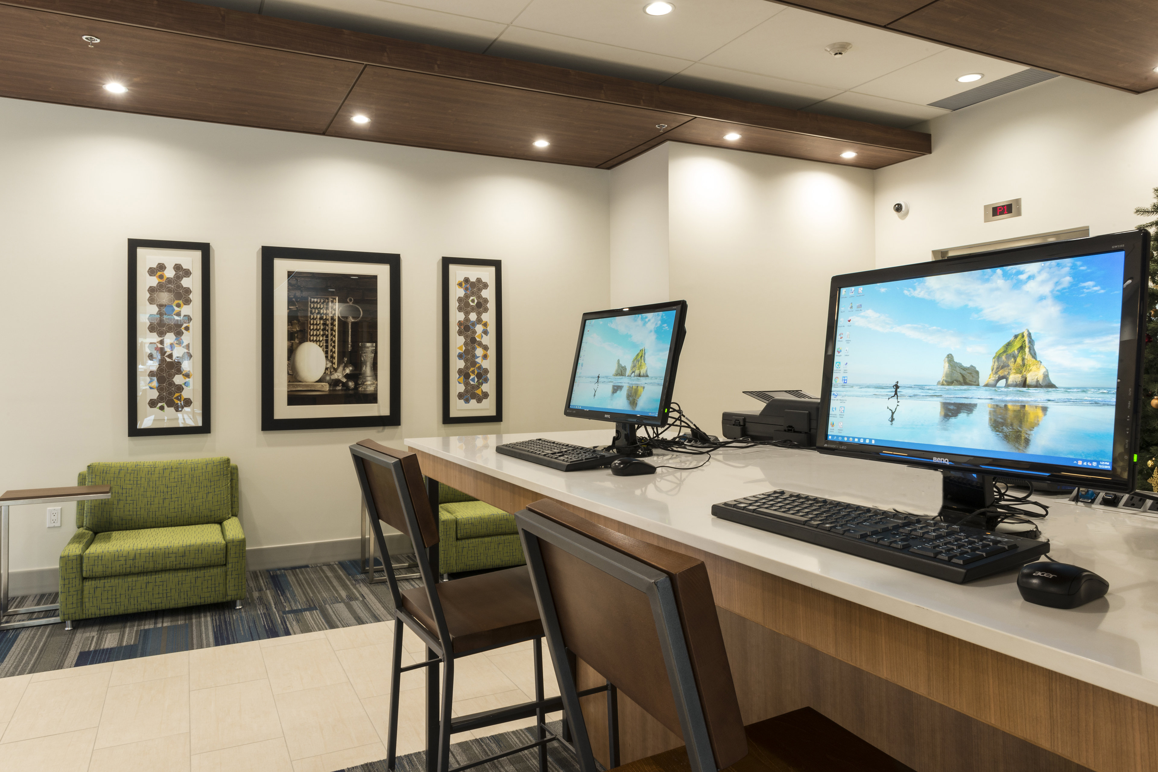 Holiday Inn Express & Suites Victoria