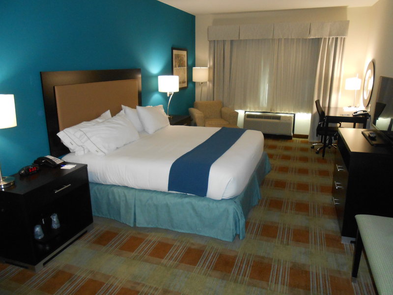 Holiday Inn Express and Suites Houston Northwest-Brookhollow