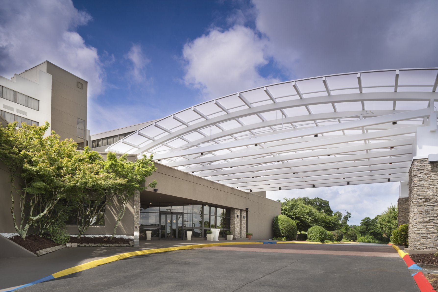 Complimentary parking and ample room for large vehicles and trucks