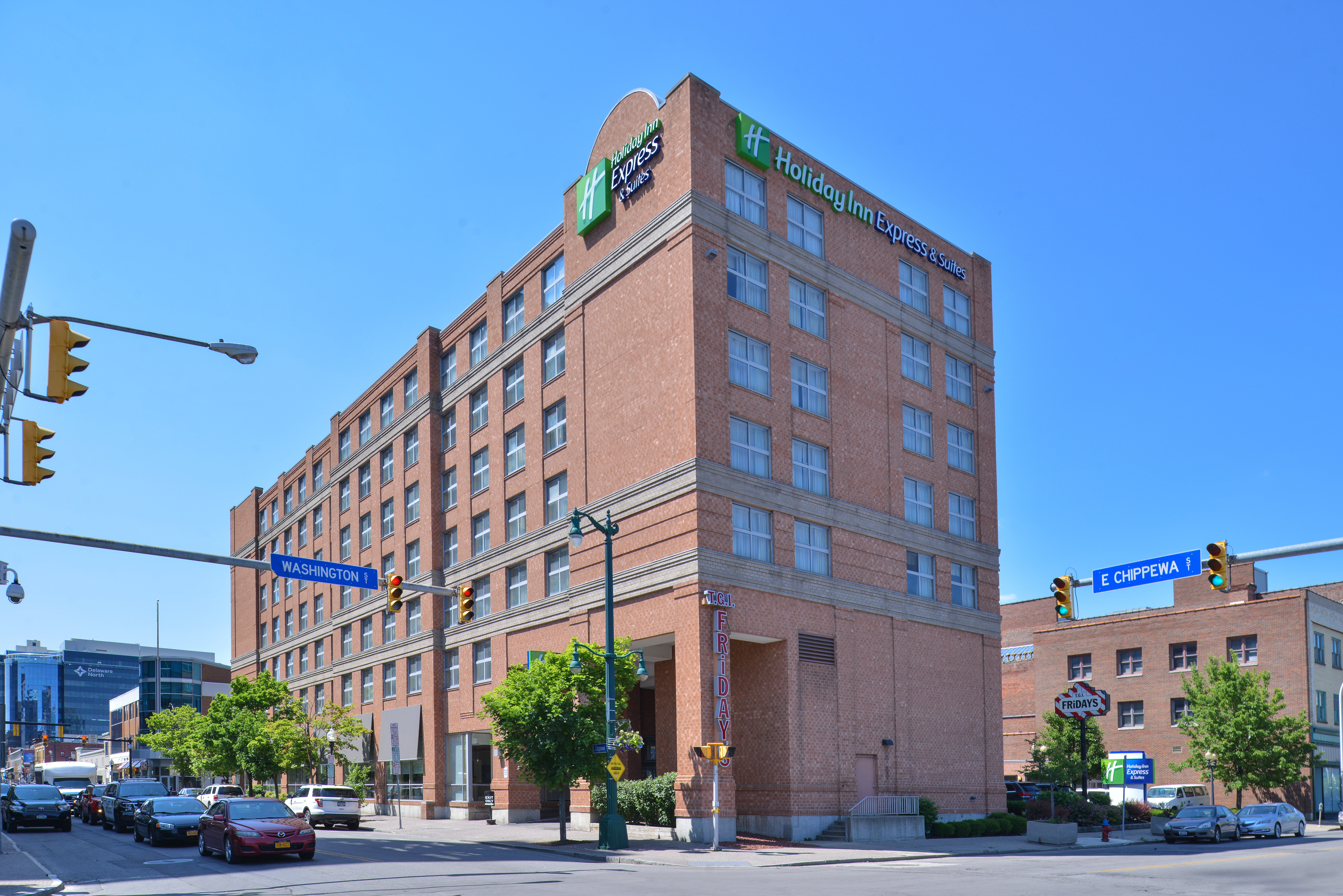 Holiday Inn Express & Suites Downtown