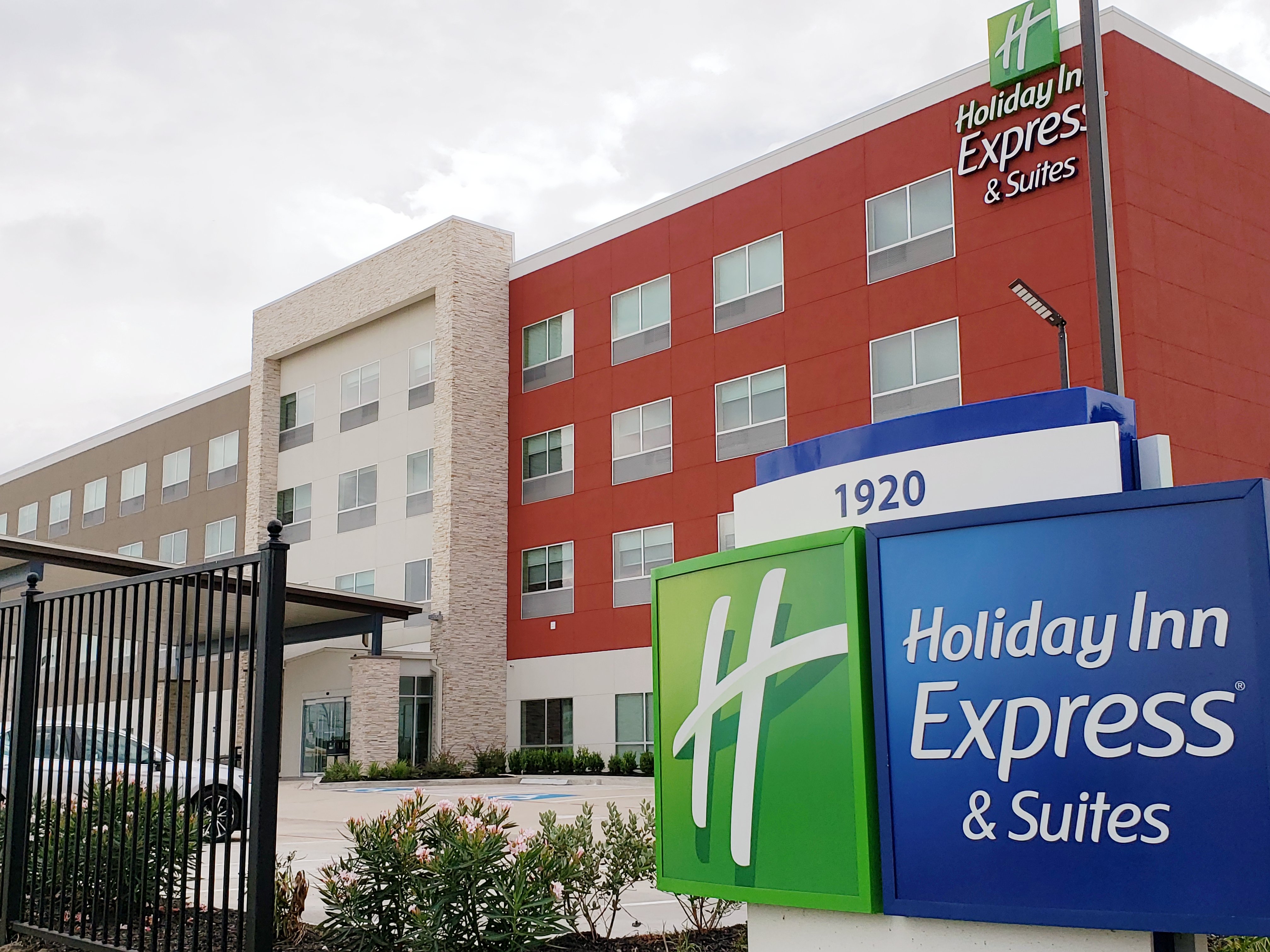 Holiday Inn Express/Stes IAH - Beltway 8