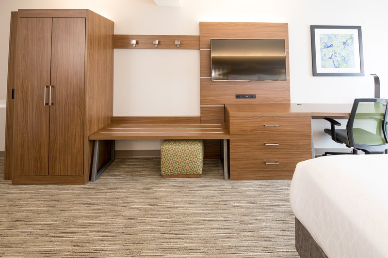 HOLIDAY INN-EXP STONE MOUNTAIN