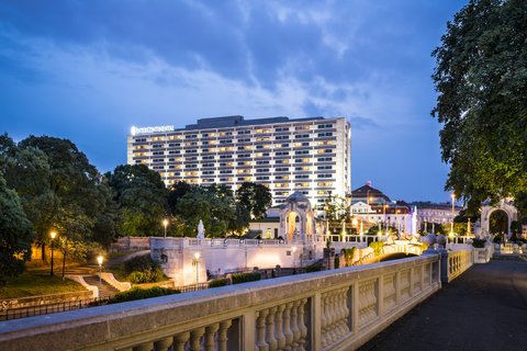 Das InterContinental Wien Liegt Zentral Direkt Am Stadtpark