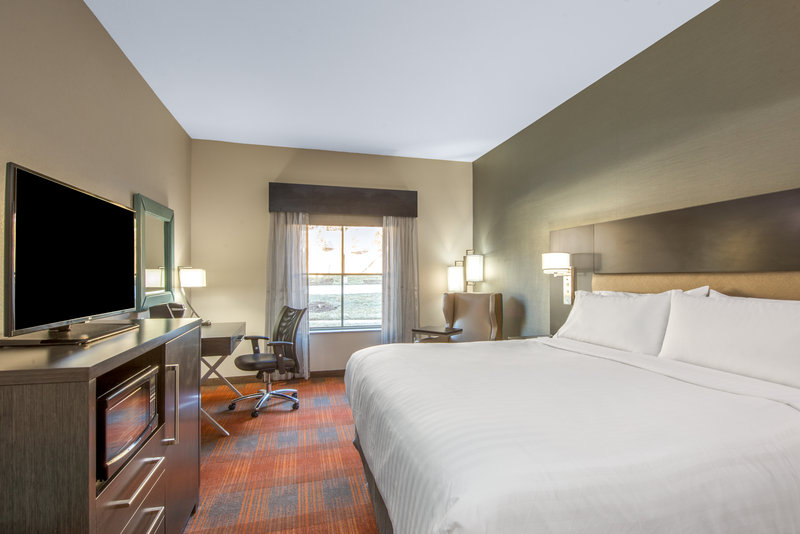 Holiday Inn Express and Suites Shawnee-Kansas City West