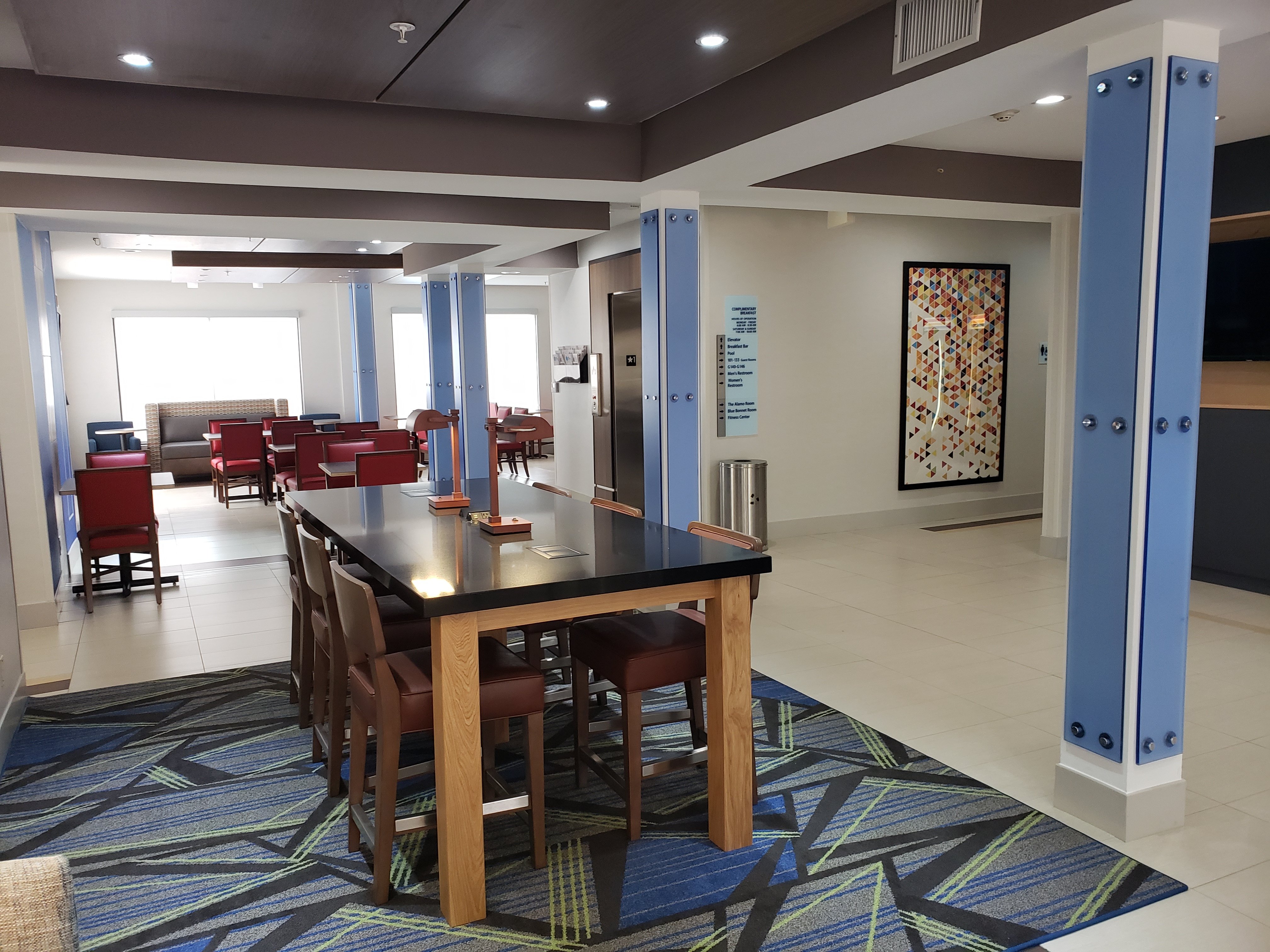 HOLIDAY INN EXP ARLINGTON