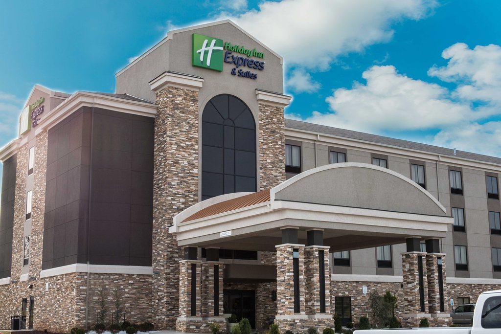 Hotel Exterior:Holiday Inn Express Oklahoma City Hotel I35