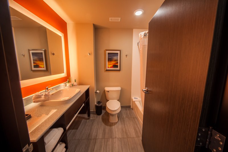 Holiday Inn Express and Suites Oklahoma City Southeast – I-35