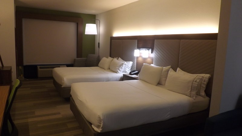 2 QUEEN BEDS SUITE NONSMOKING