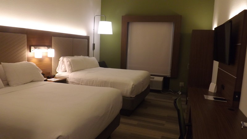 2 QUEEN BEDS NONSMOKING