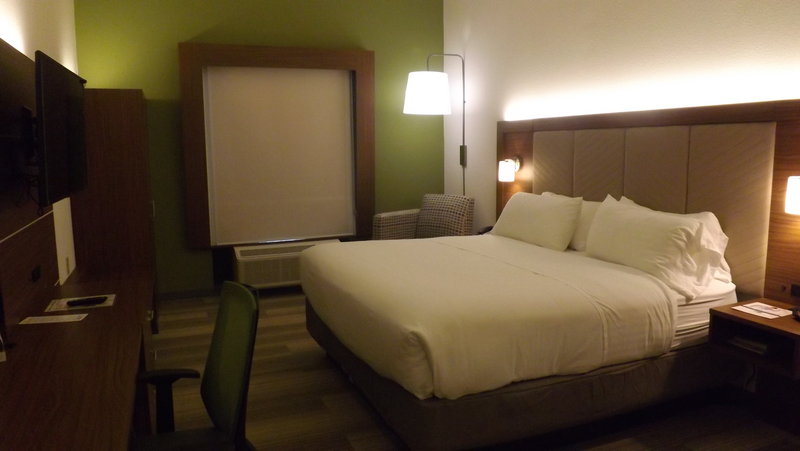 HOLIDAY INN EXP STES DYERSBURG
