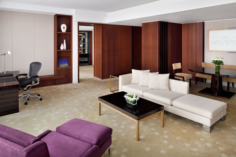 Contemporary Club InterContinental One Bedroom Suite