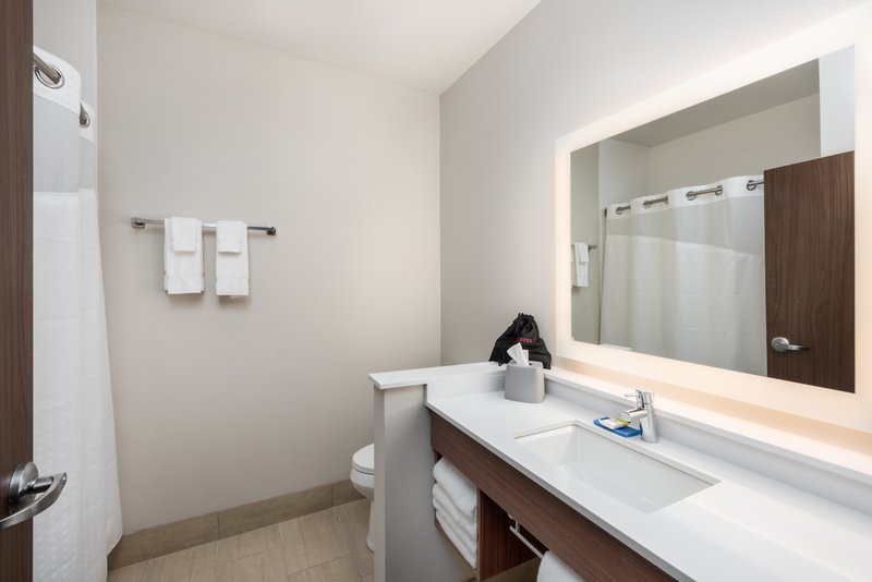 Holiday Inn Express and Suites St. Louis – Chesterfield