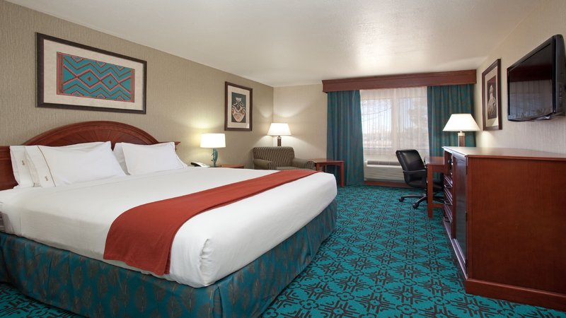 HOLIDAY INN EXP MESA VERDE