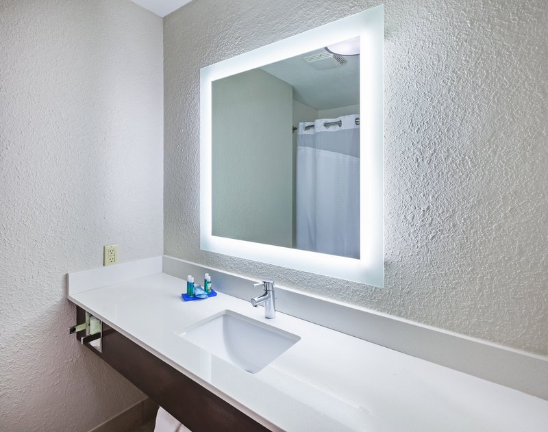 HOLIDAY INN EXP STES MEMORIAL
