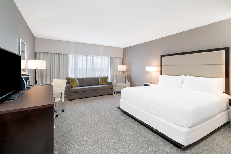 1 KING BED LEISURE NONSMOKING