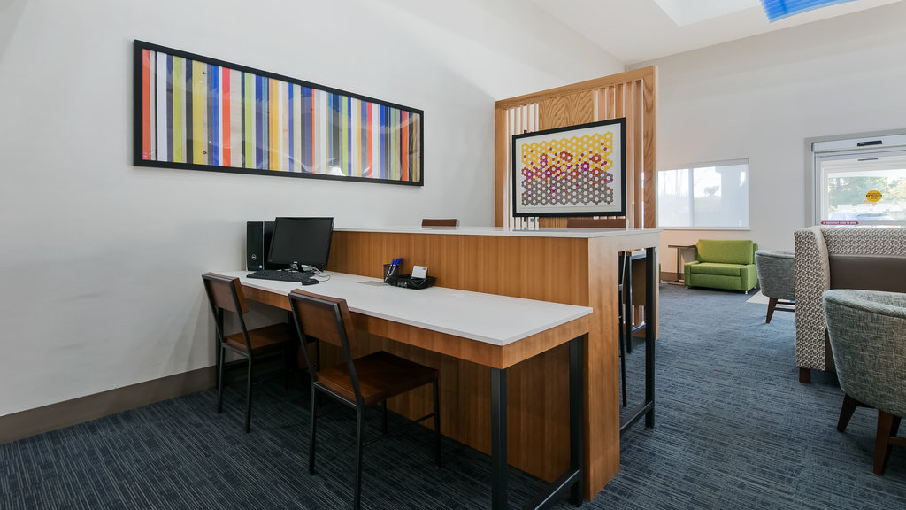 Holiday Inn Express & Suites EVERETT, Snohomish