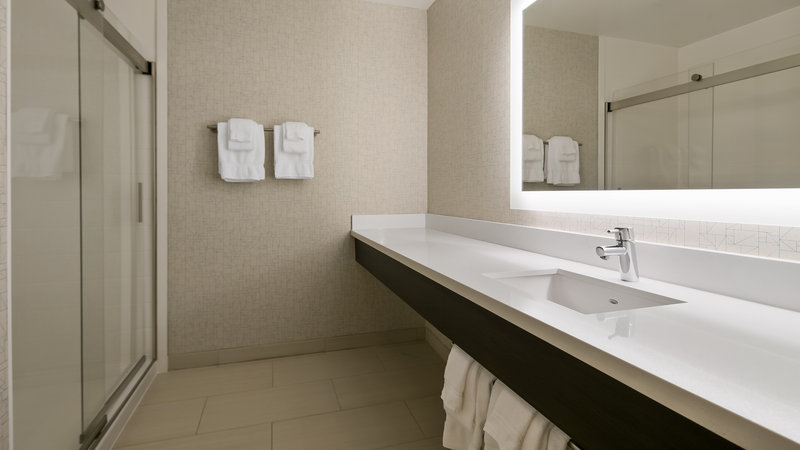 HOLIDAY INN EXP STES EVERETT