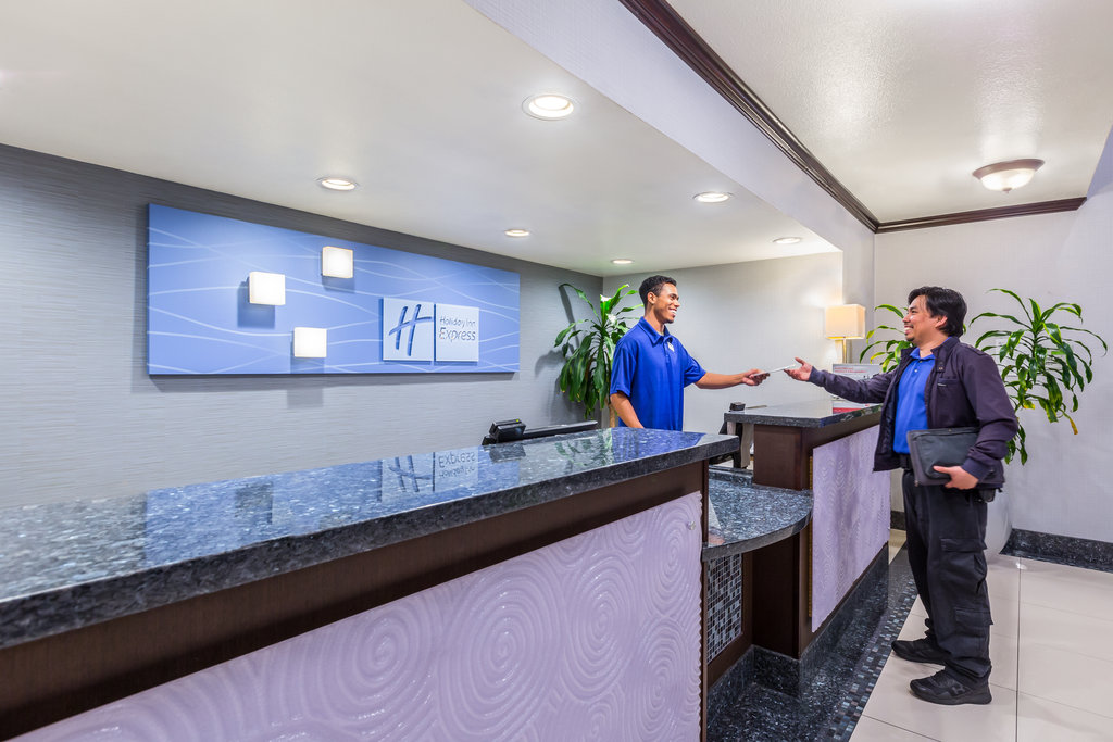 Holiday Inn Express SeaWorld Area Front Desk