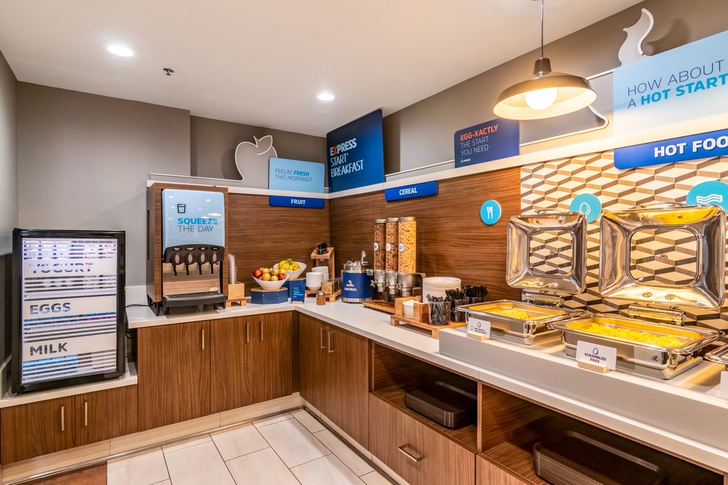Complimentary Express Start Hot Breakfast