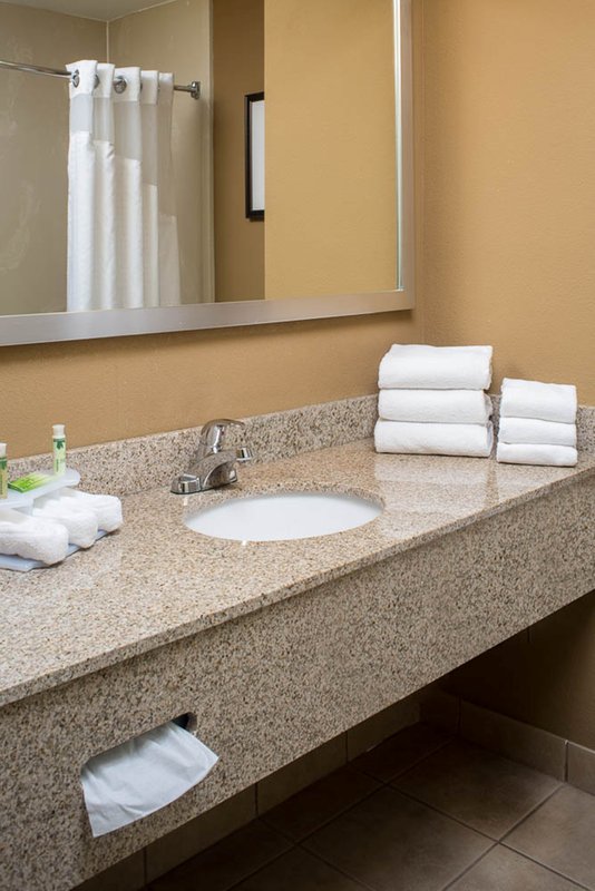 HOLIDAY INN EXPRESS CLERMONT