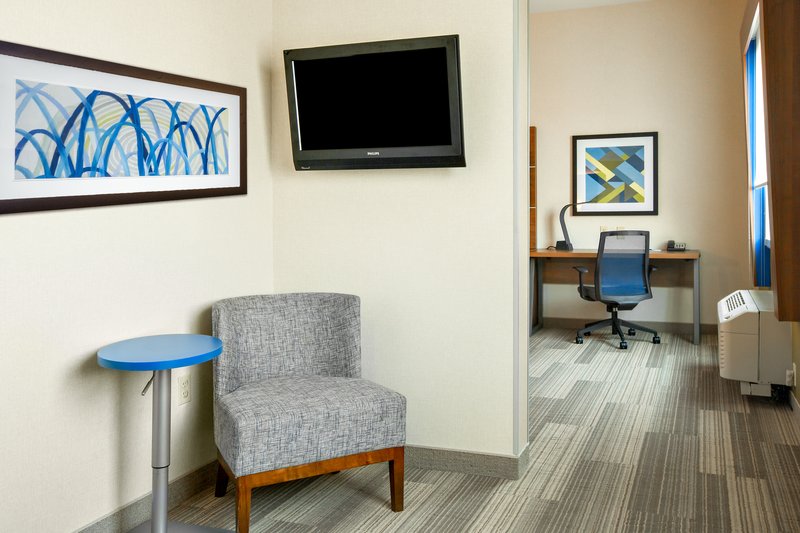 Holiday Inn Express Hotel & Suites Ontario