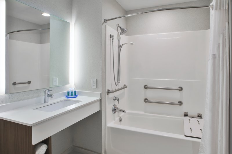 KING MOBILITY ACCESSIBLE TUB NONSMOKING