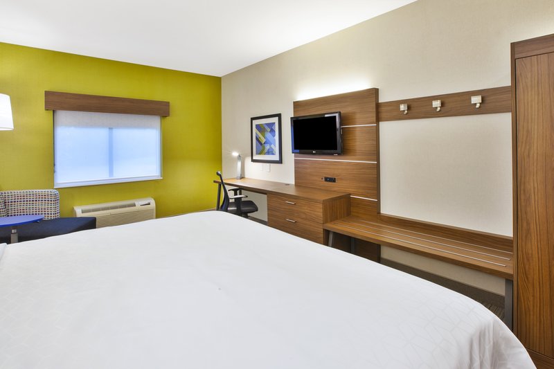 HOLIDAY INN EXP STES VICTOR
