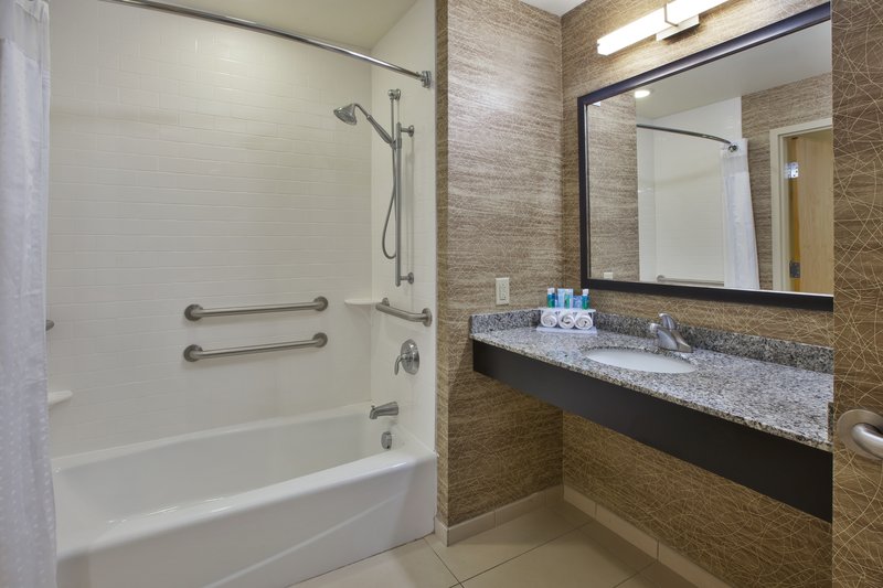 Holiday Inn Express Hotel & Suites GENEVA FINGER LAKES