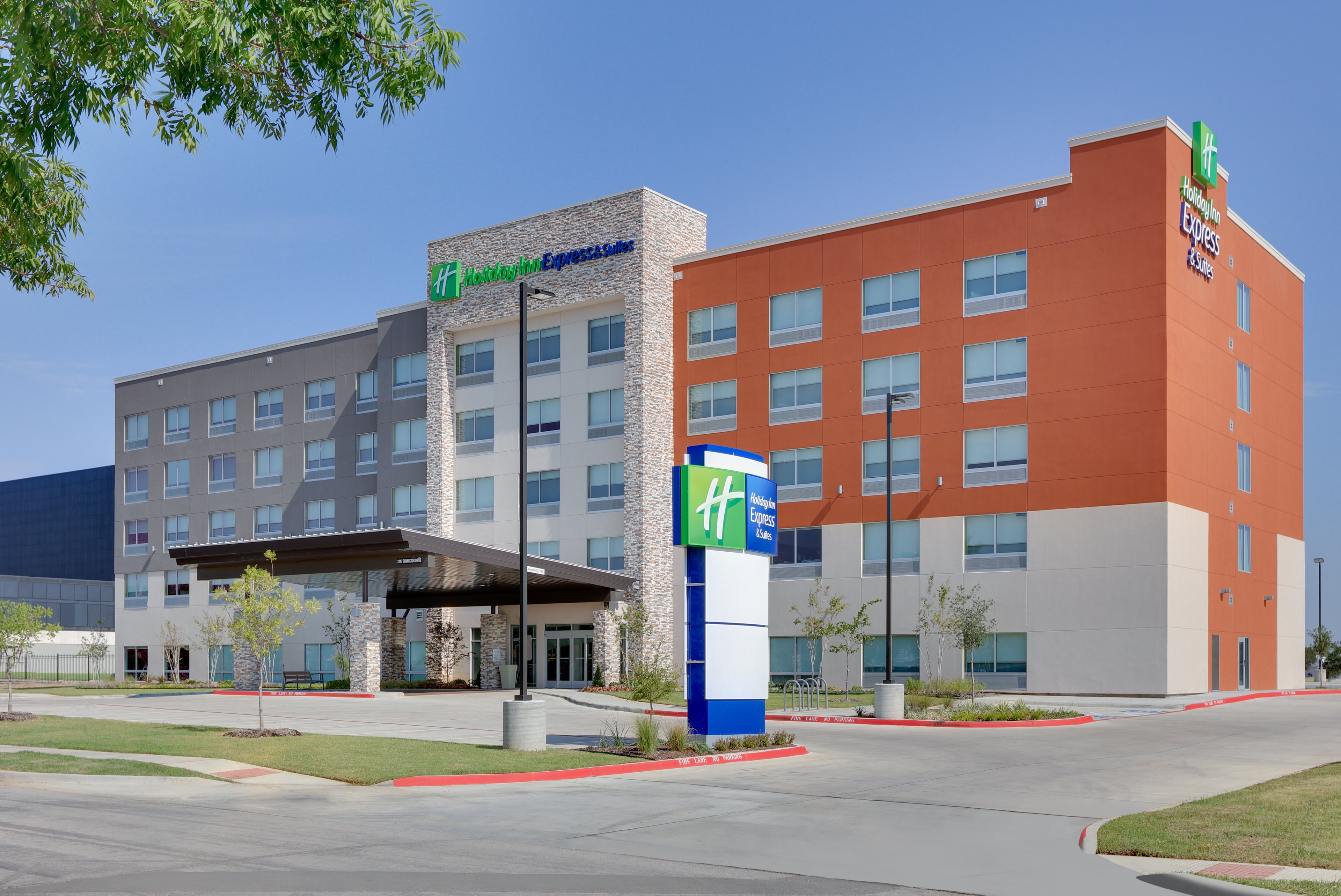 Holiday Inn Express & Suites Dallas NW