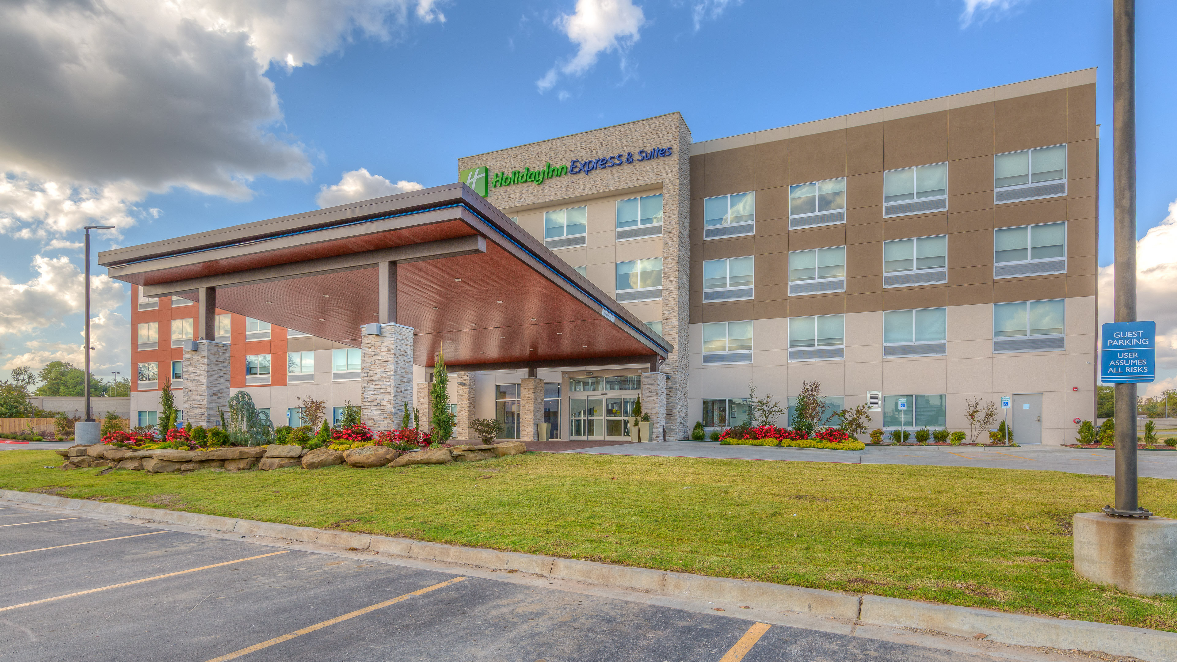 Holiday Inn Express & Stes Tulsa Midtown