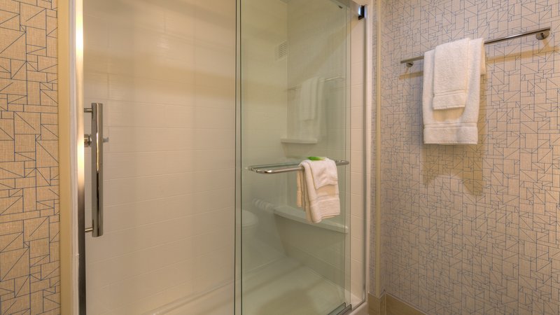 Holiday Inn Express and Suites Tulsa Midtown