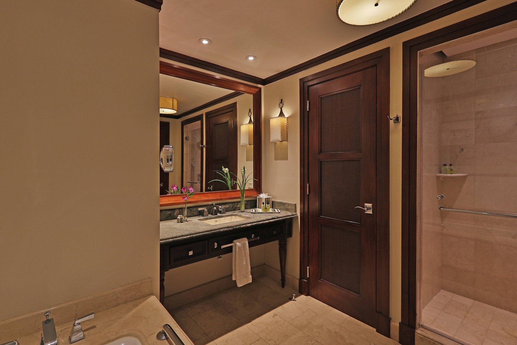 Real InterContinental at Multiplaza Mall Room Type - 2 Double Premium Club Lounge Access