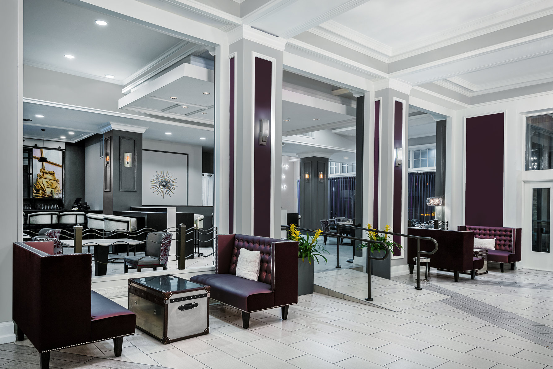 Hotel Indigo Dallas Downtown by IHG - Relax in the chic lobby of our National Historic Landmark hotel.