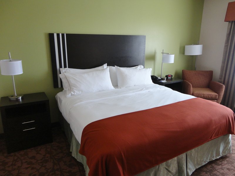 HOLIDAY INN EXPRESS KENEDY