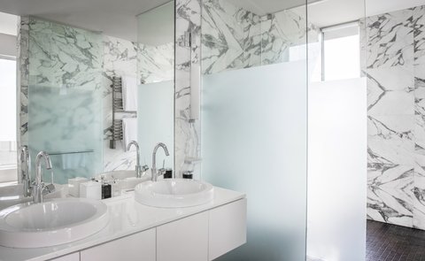 Studio Suite - Bathroom