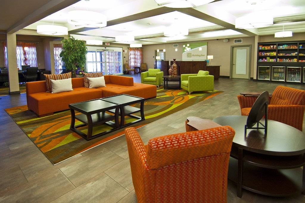 Holiday Inn Slidell lobby welcomes our guest with warm greetings.