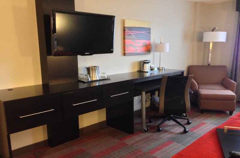 Holiday Inn Milwaukee Riverfront