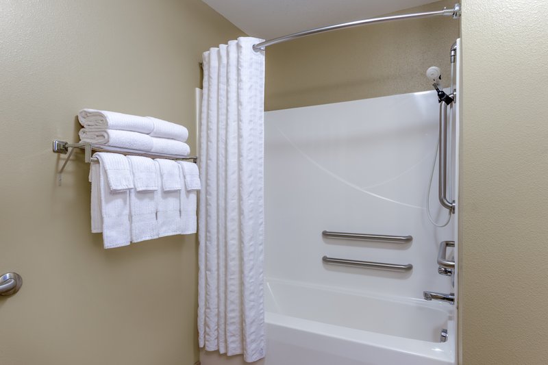 CANDLEWOOD SUITES MINOT