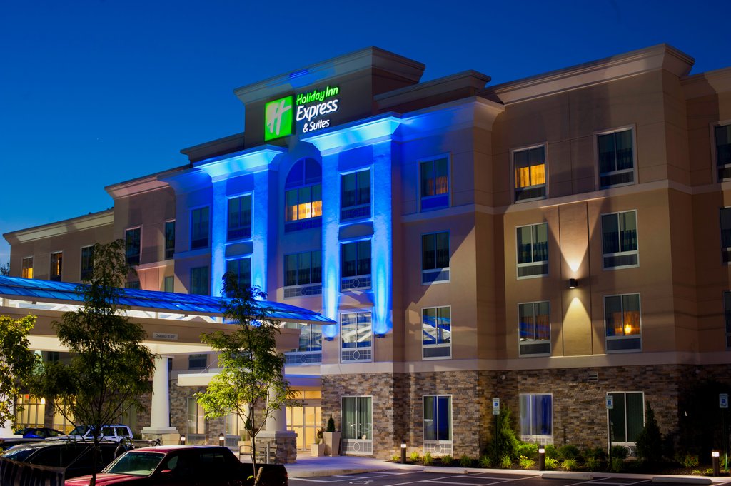Hotel Exterior-Twilight