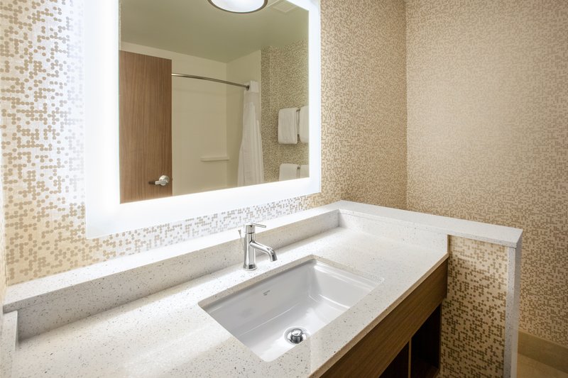 Holiday Inn Express and Suites Indianapolis NE – Noblesville