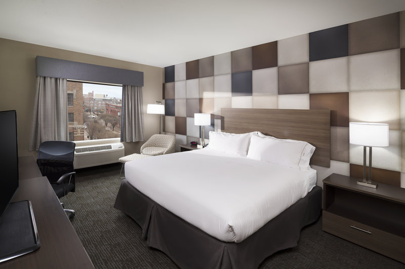 Holiday Inn Express and Suites Oklahoma City Dwtn – Bricktown