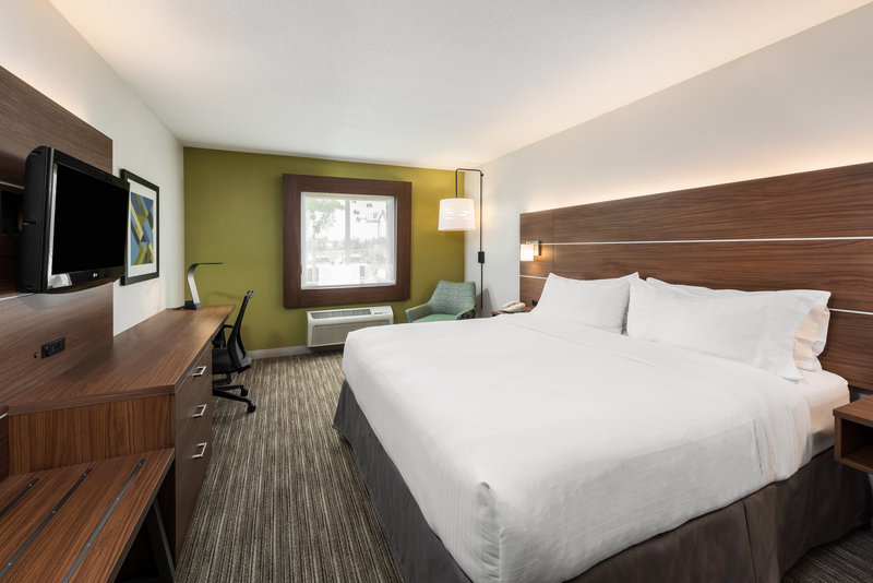 HOLIDAY INN EXPRESS WARRENTON