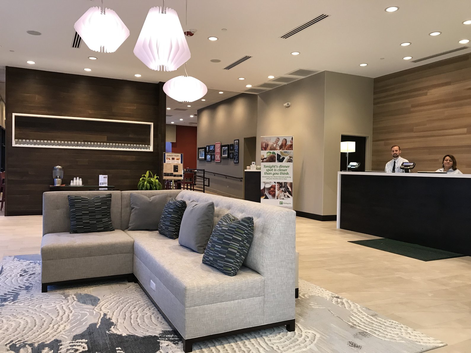 Unwind in our inviting lobby and enjoy free Wi-Fi.