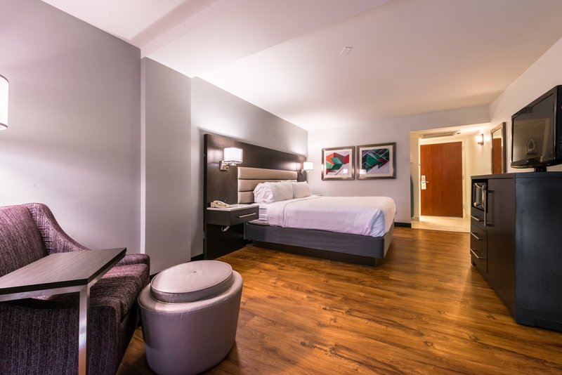HOLIDAY INN BEAUMONT PLAZA