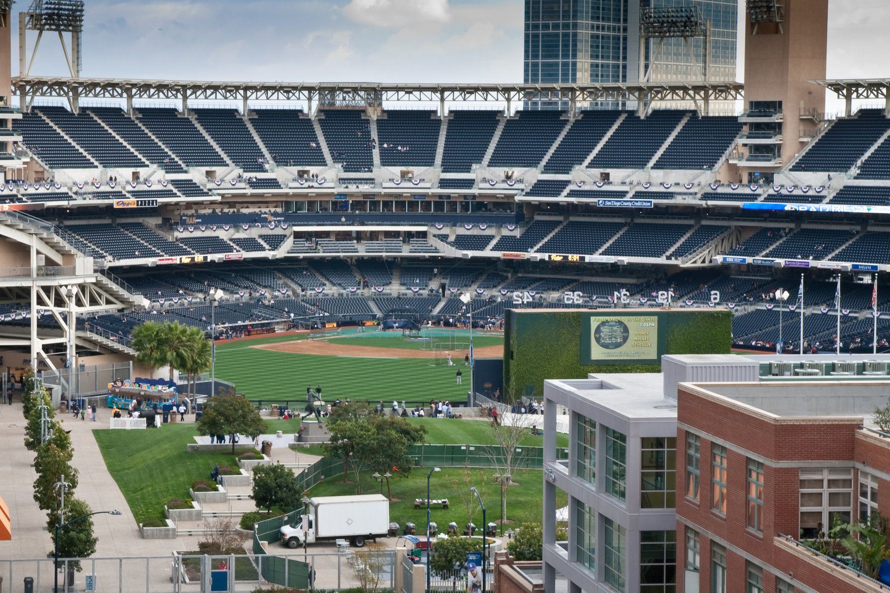 Enjoy a San Diego Padre game from our Level 9 Rooftop Bar