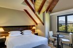 Guest room, 1 King, Golf Course view, Mountain view