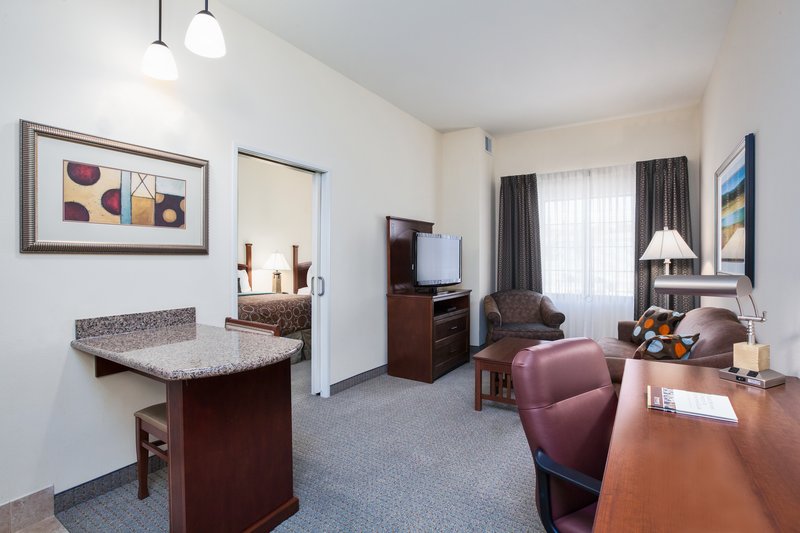 1 BEDROOM SUITE 2 QUEEN NONSMOKING
