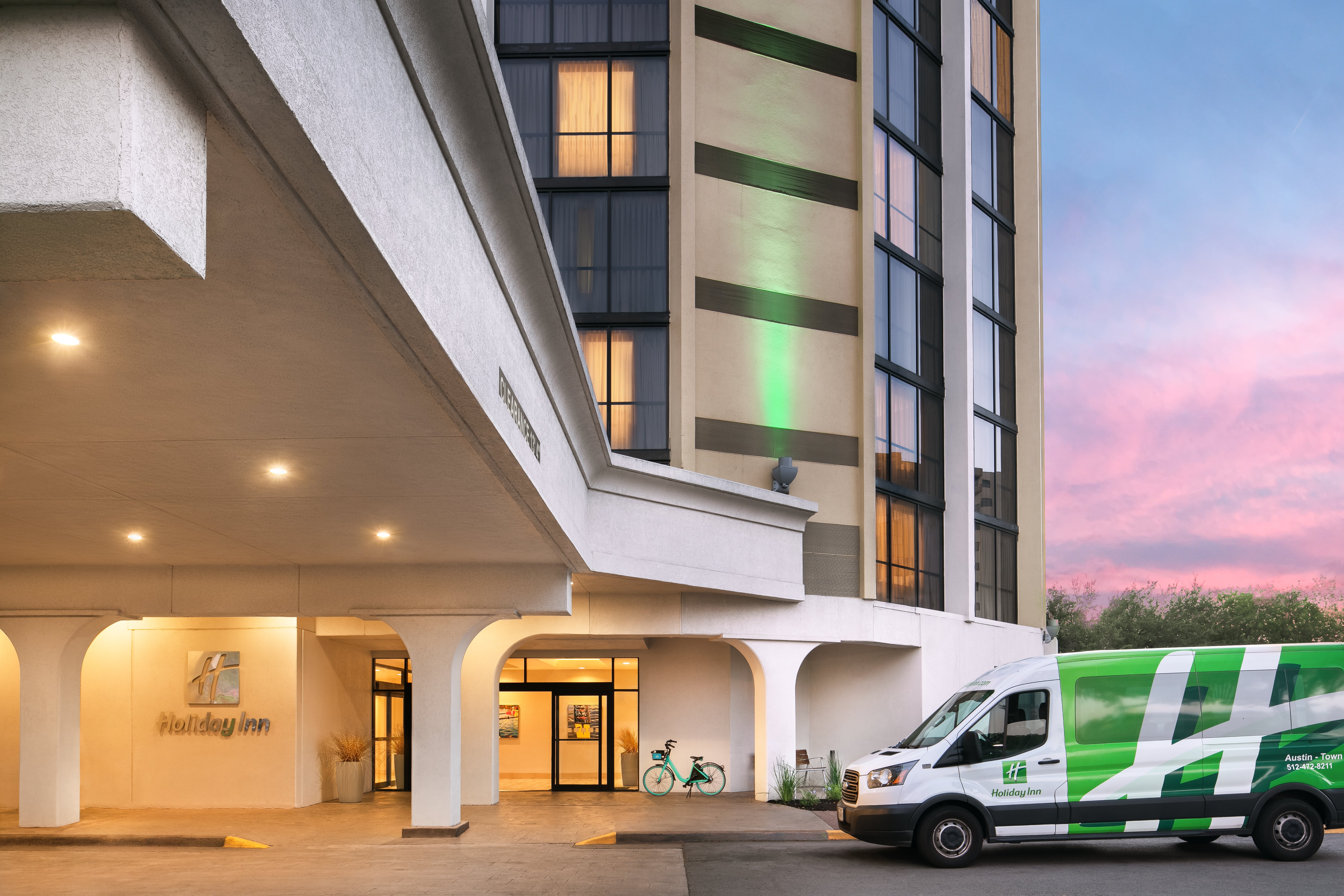 Holiday Inn Austin Town Lake
