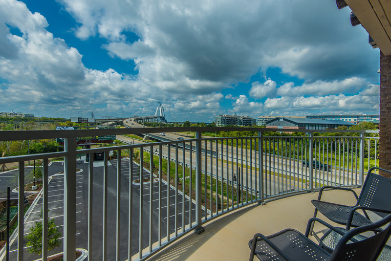 BALCONY STUDIO SUITE 1 BED NONSMOKING