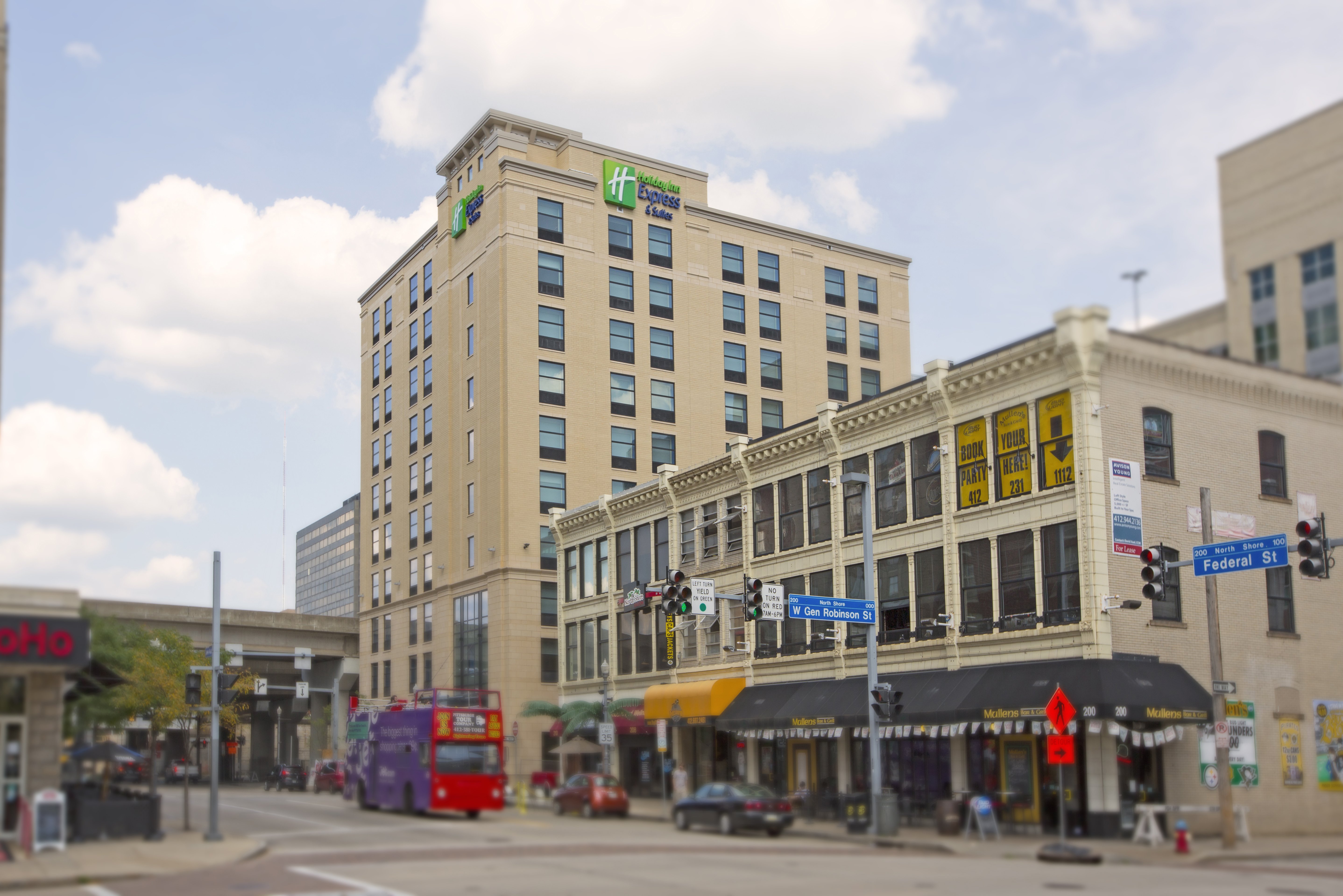 Holiday Inn Express & Suites North Shore